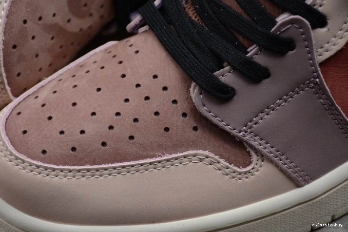 CT0979-602 High Rust (W) 1 Canyon Air CMFT Jordan Zoom 0821